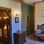 Zur Neuenburg Penzion 3*