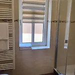 Zur Neuenburg 3*