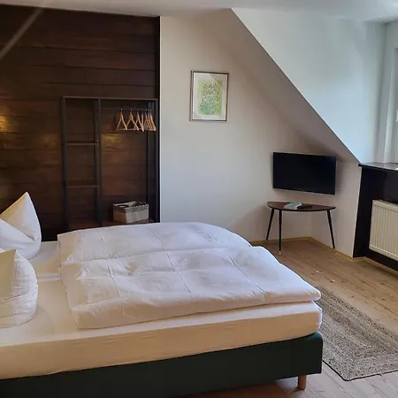 Zur Neuenburg Konukevi 3*