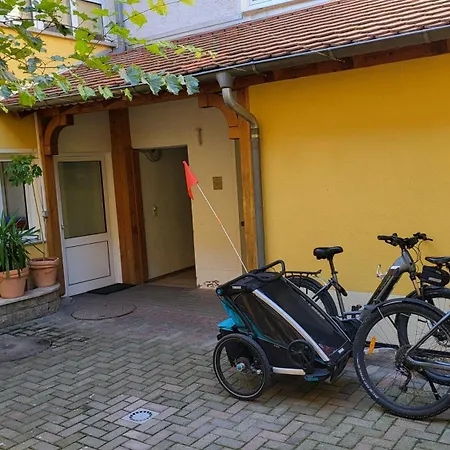 Zur Neuenburg Konukevi Freyburg