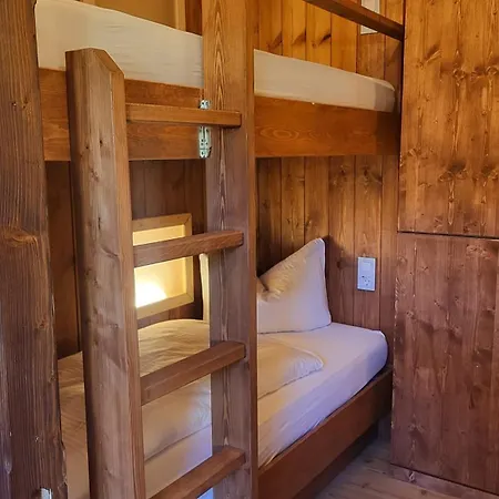 Zur Neuenburg 3* 프레이버그