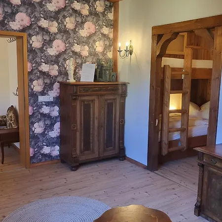 Zur Neuenburg Vendégház