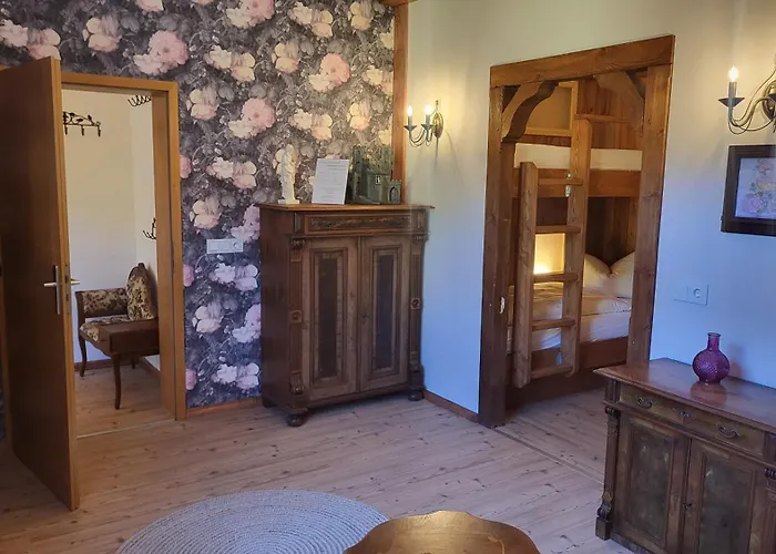 Zur Neuenburg Gæstehus