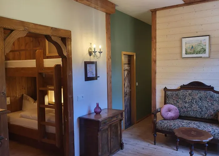 Zur Neuenburg Konukevi 3*