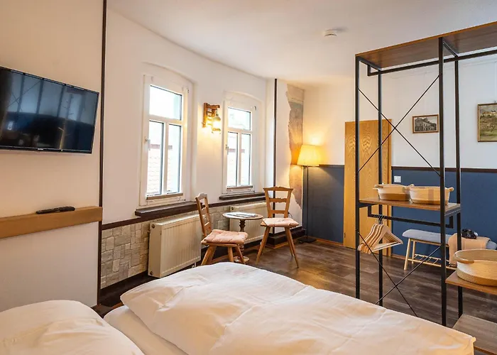 Zur Neuenburg Konukevi 3*