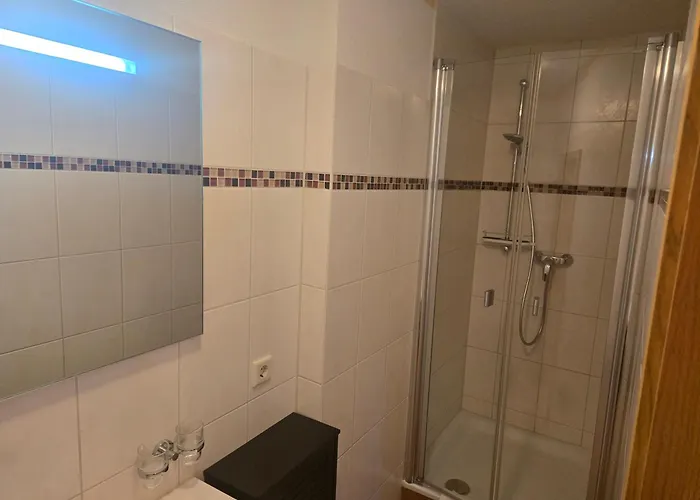 Gæstehus Zur Neuenburg 3*